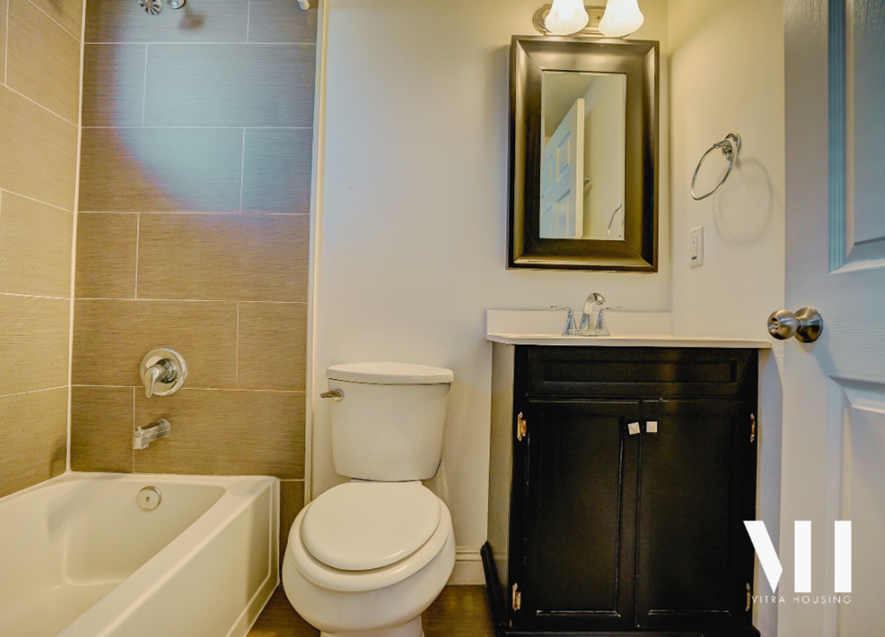 1245.5 West 37th - Photo 7 of 9