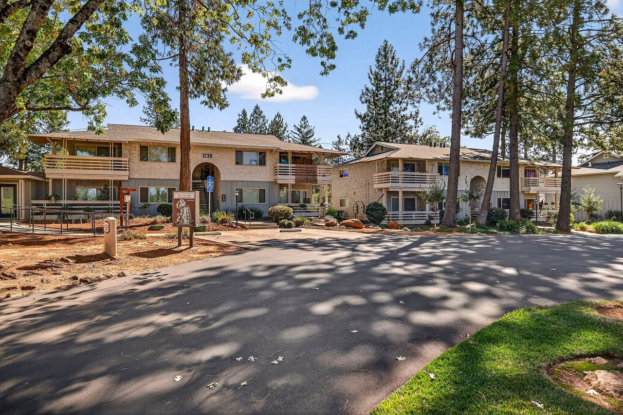 Villa Monterey Apartments - Photo 7 of 50