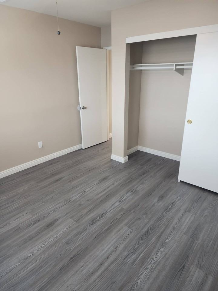 214 S Johnson Ave #201 - Photo 3 of 26