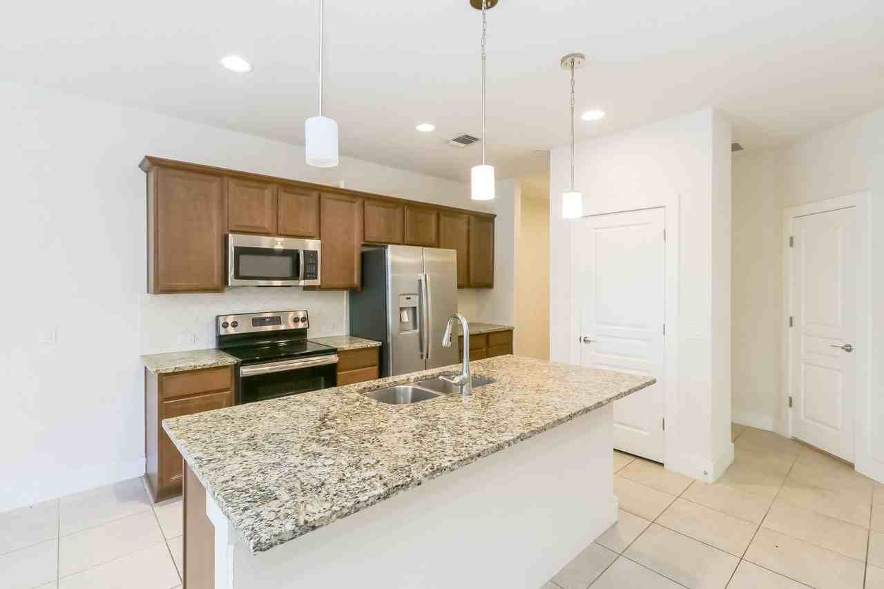 11319 Gadsen Lane - Photo 7 of 17