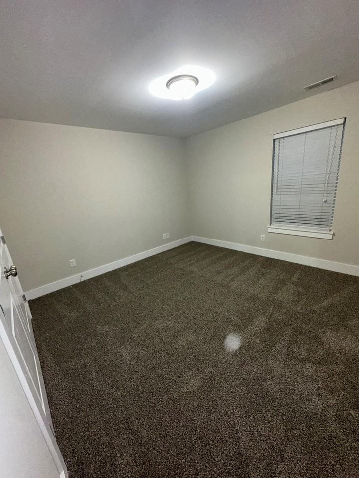 3514 Steffisburg Dr #1 - Photo 3 of 14