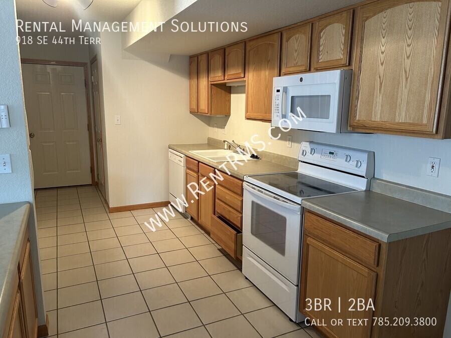 918 Se 44th Ter - Photo 5 of 20