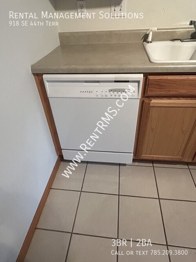 918 Se 44th Ter - Photo 6 of 20