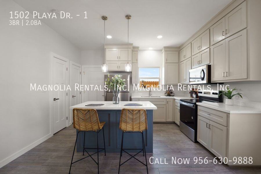 1502 Playa Dr #1 - Photo 4 of 18