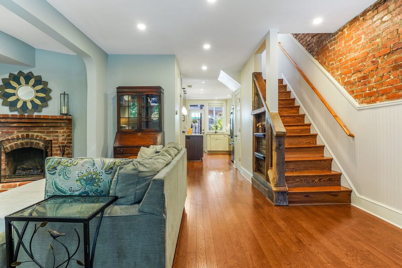 1206 Half Street Southwest - Photo 3 of 32