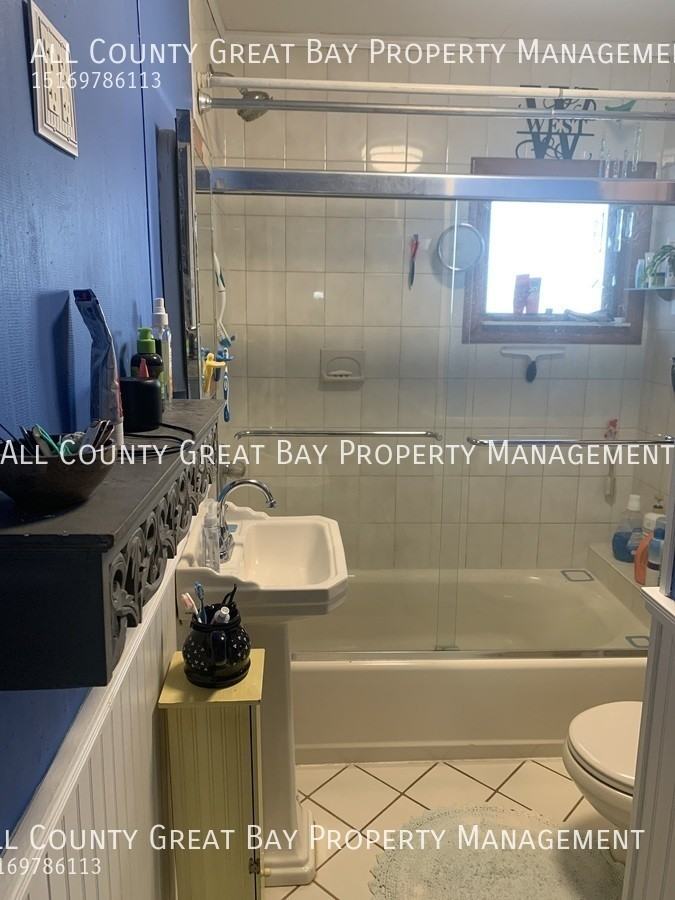 62 Jennings Ave #2 - Photo 6 of 10