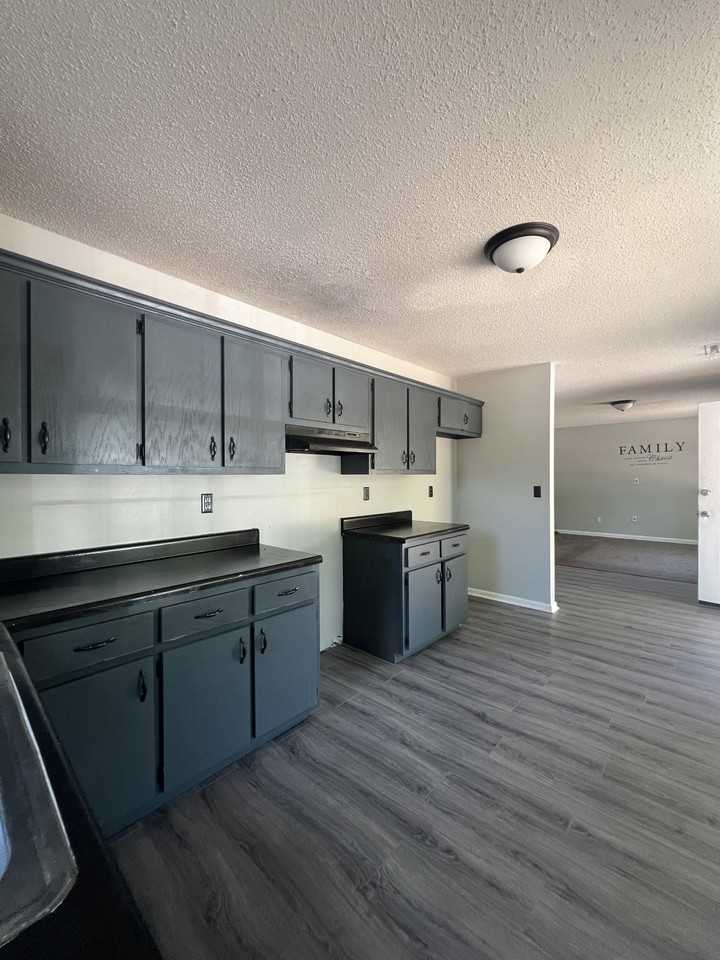 270 Main St #4 - Photo 3 of 10