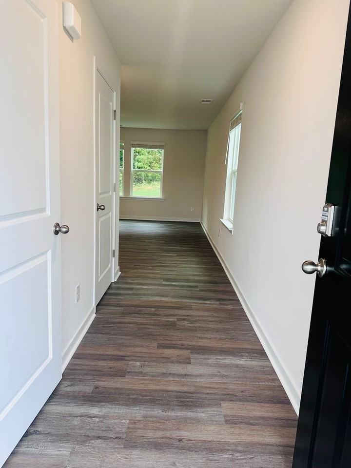 1043 20th Avenue Loop Se - Photo 3 of 29