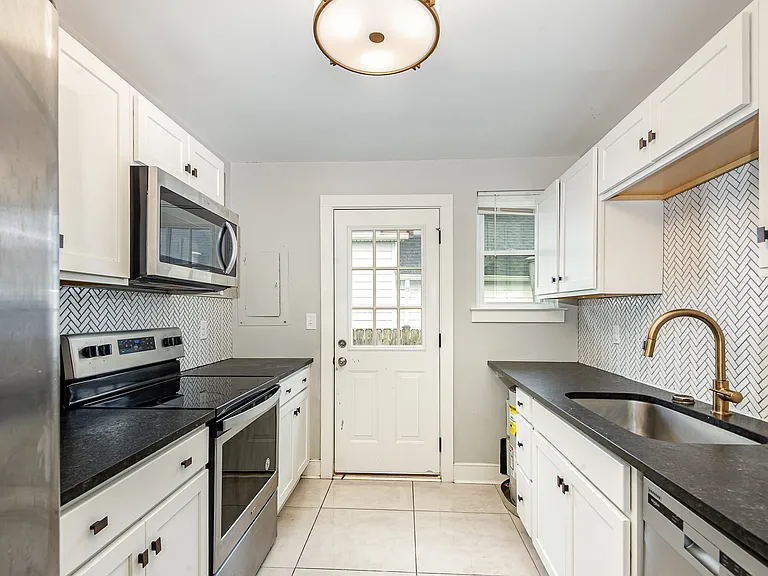 1509 21st Ave N #NA - Photo 2 of 10