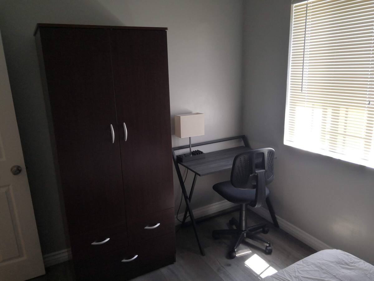 1530 W 28th St #NA - Photo 6 of 10