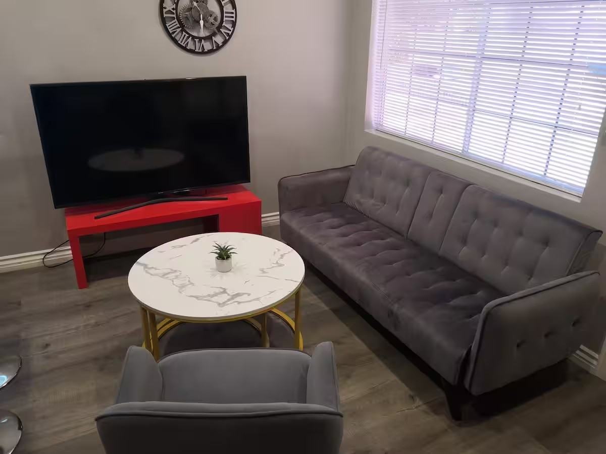 1530 W 28th St #NA - Photo 7 of 10