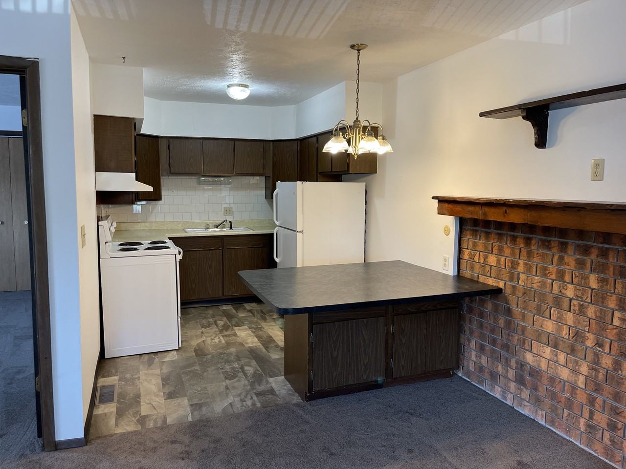 2200 Stoneybrook Rd #5 - Photo 4 of 9