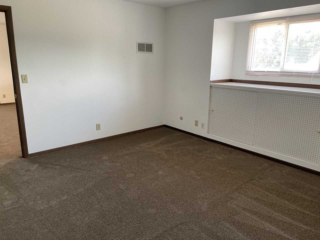 2200 Stoneybrook Rd #5 - Photo 6 of 9