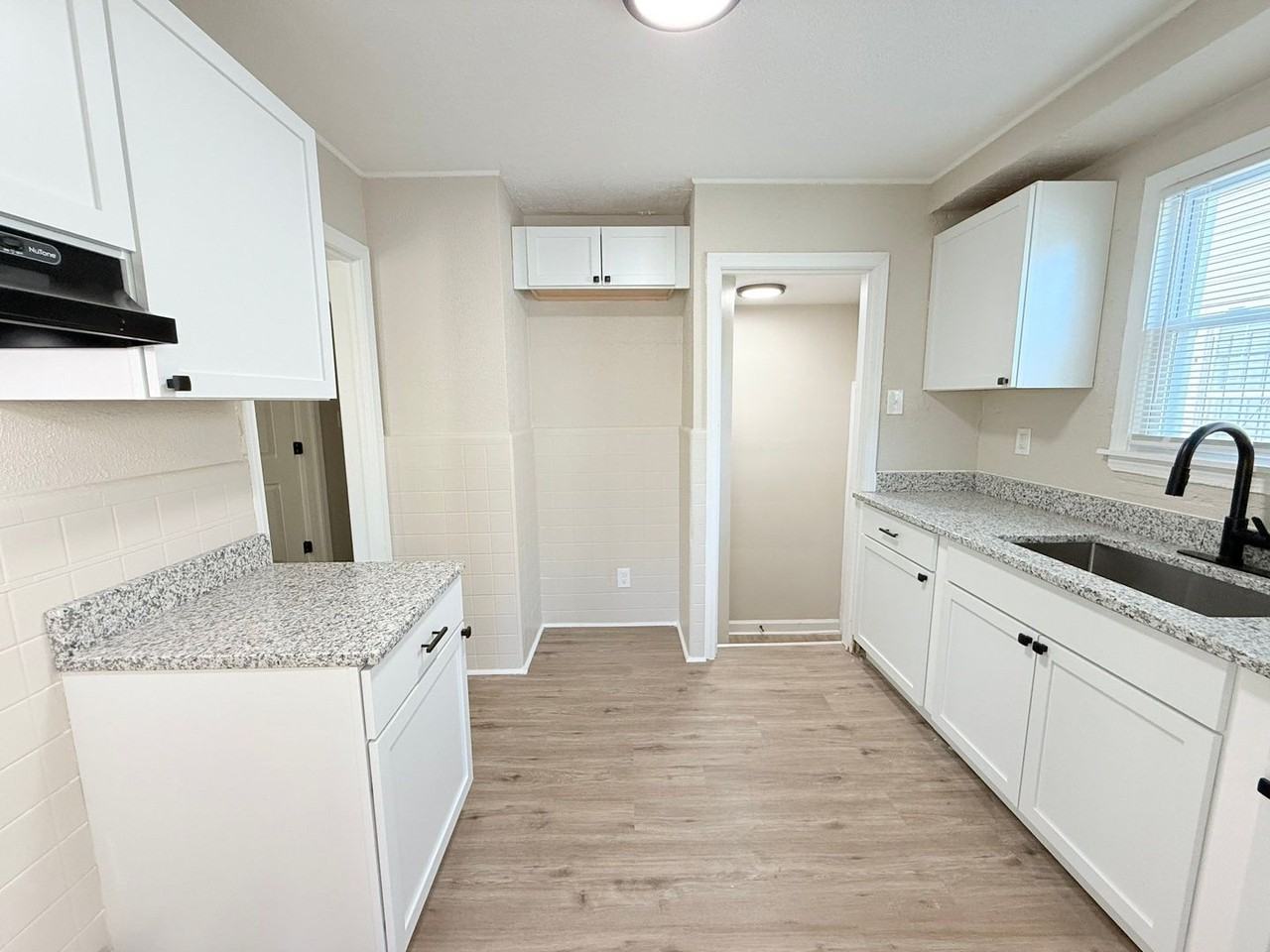 13538 Rosemont Ave - Photo 3 of 8