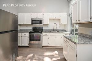 featured image of 2363 W Clifton Ave