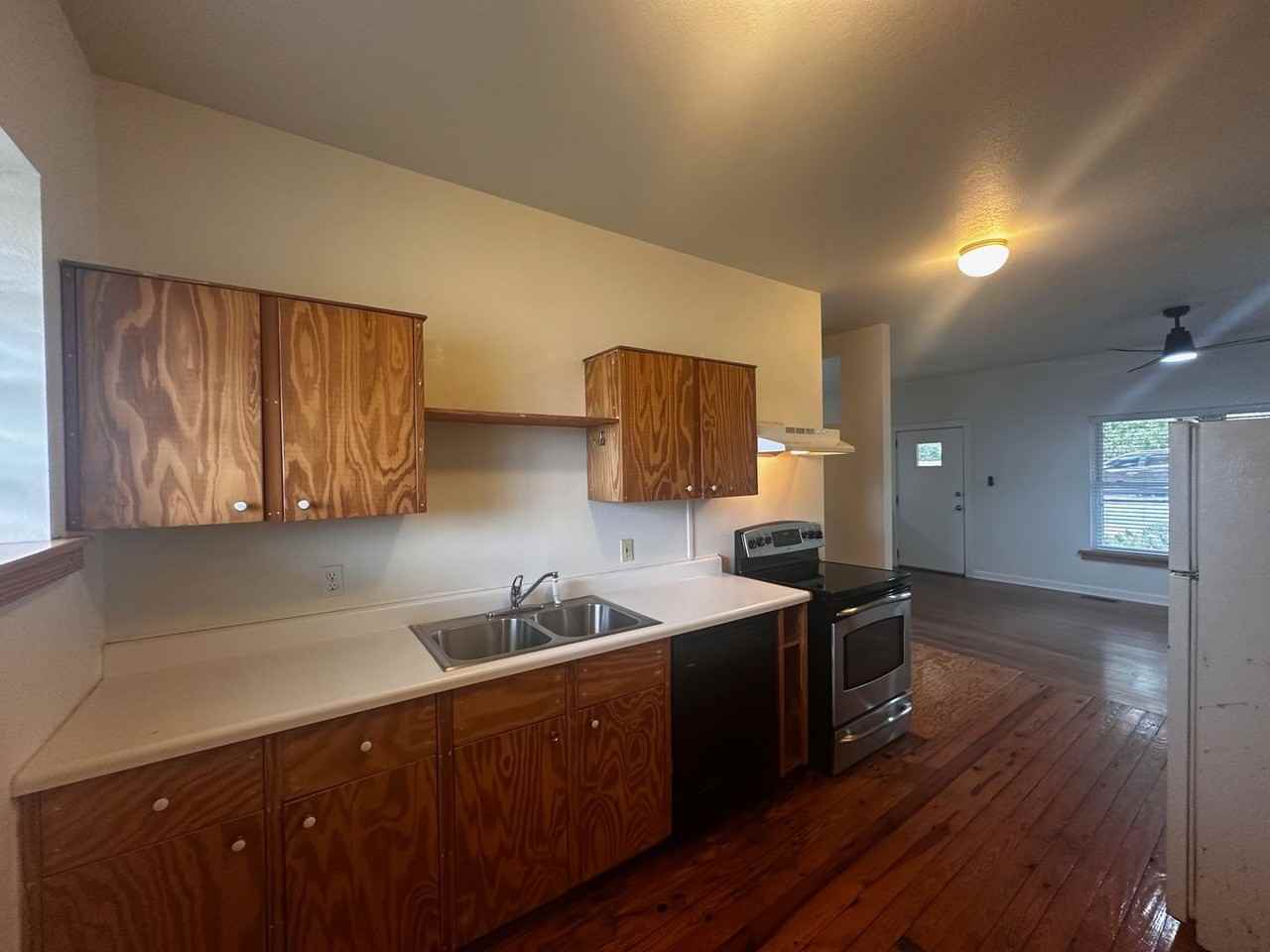 1534 S Gadsden St - Photo 2 of 17