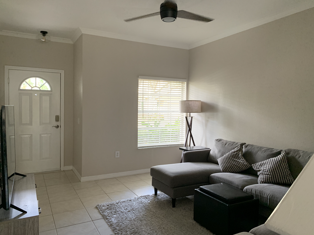 7679 Plantation Cir - Photo 2 of 23