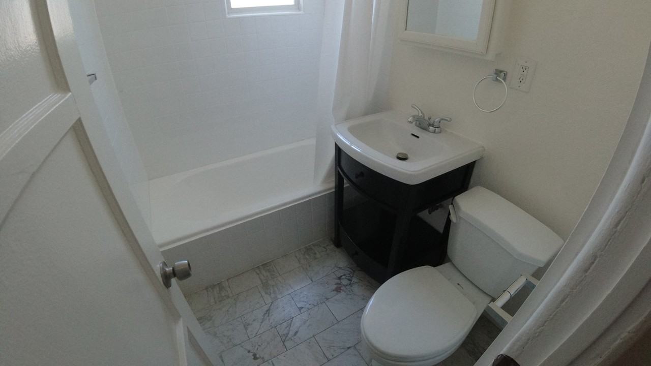 479 S Roxbury Dr #1-2 - Photo 4 of 12