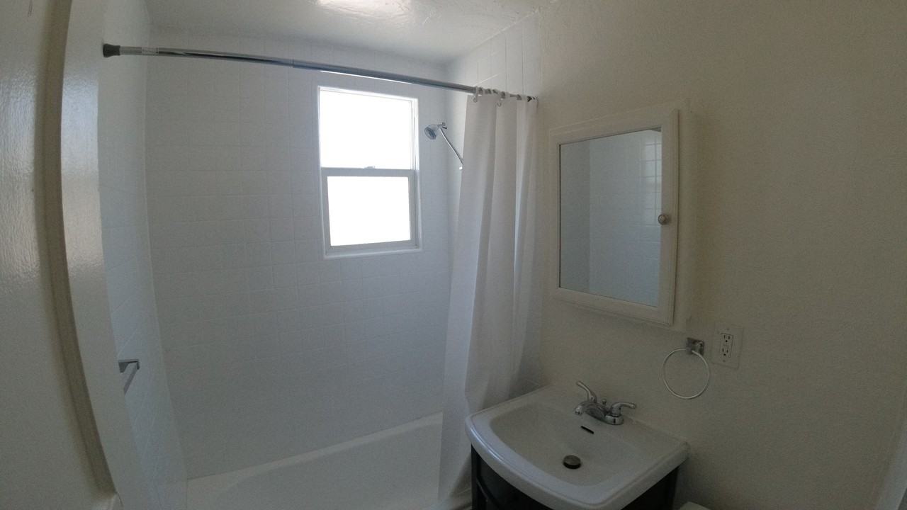 479 S Roxbury Dr #1-2 - Photo 6 of 12