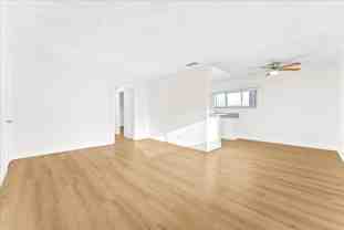3116 W 99th St #04 - Photo 1 of 1