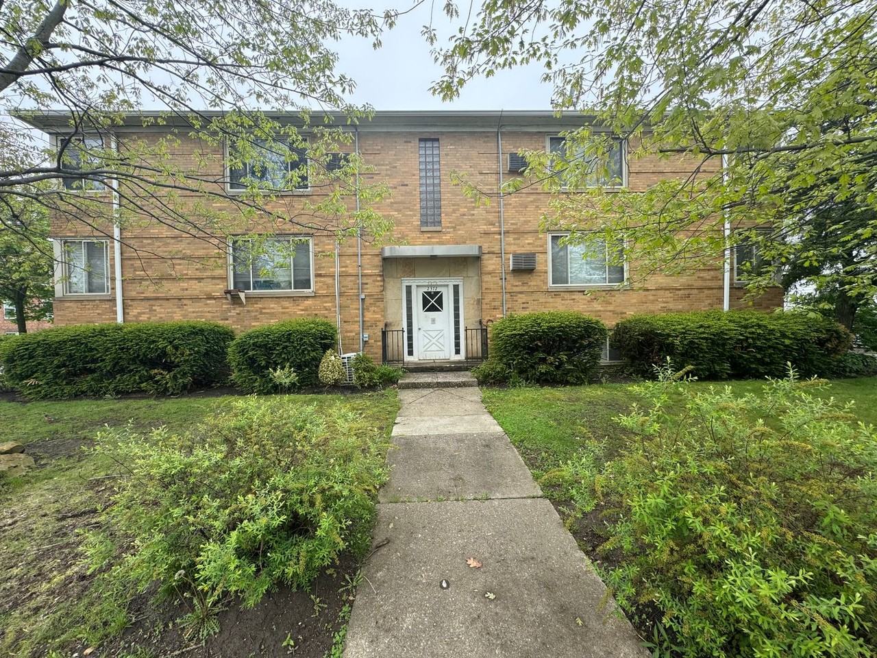 2372 Wooster Rd #1