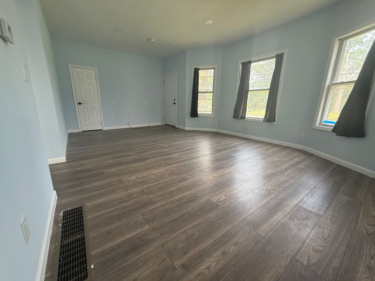 1588 S Green Rd Lowr - Photo 3 of 20