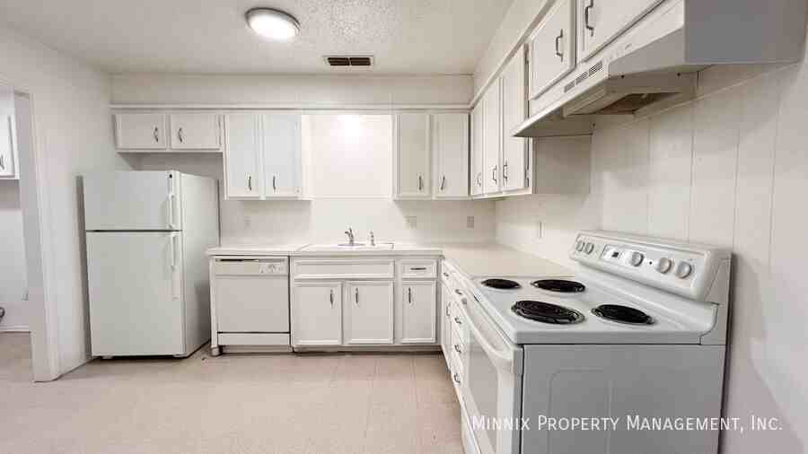 5214 38th Street #B - Photo 3 of 20