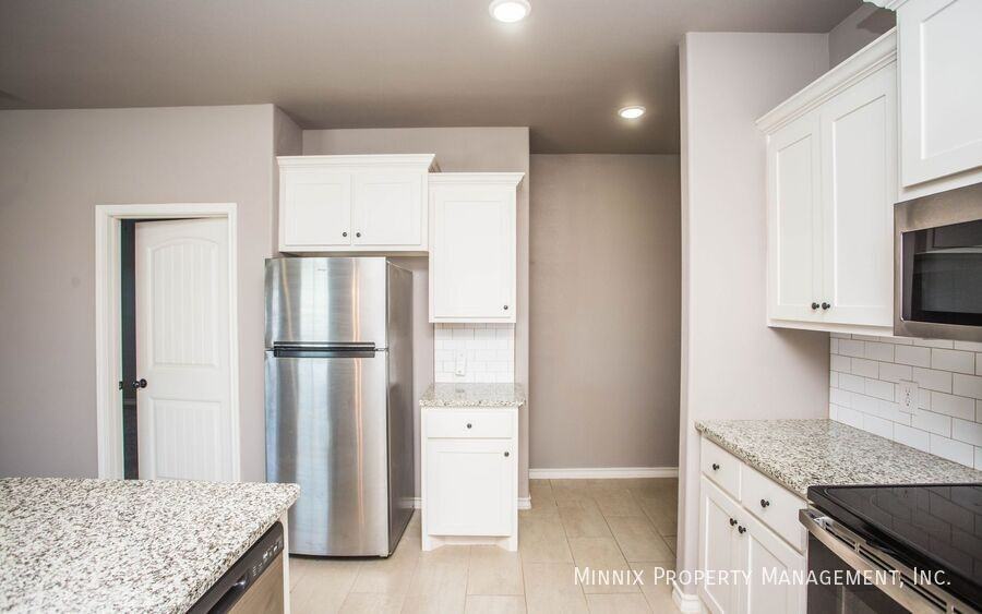 1503 Avenue O #A - Photo 5 of 43