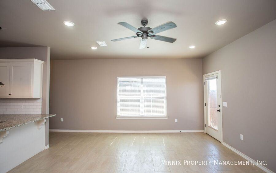 1503 Avenue O #A - Photo 6 of 43