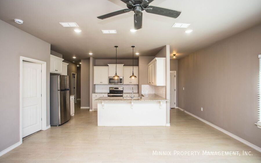 1503 Avenue O #A - Photo 7 of 43