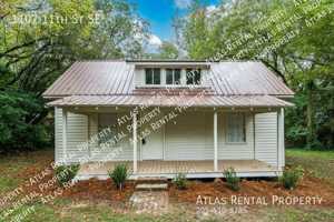 featured image of 1107 11th St Se