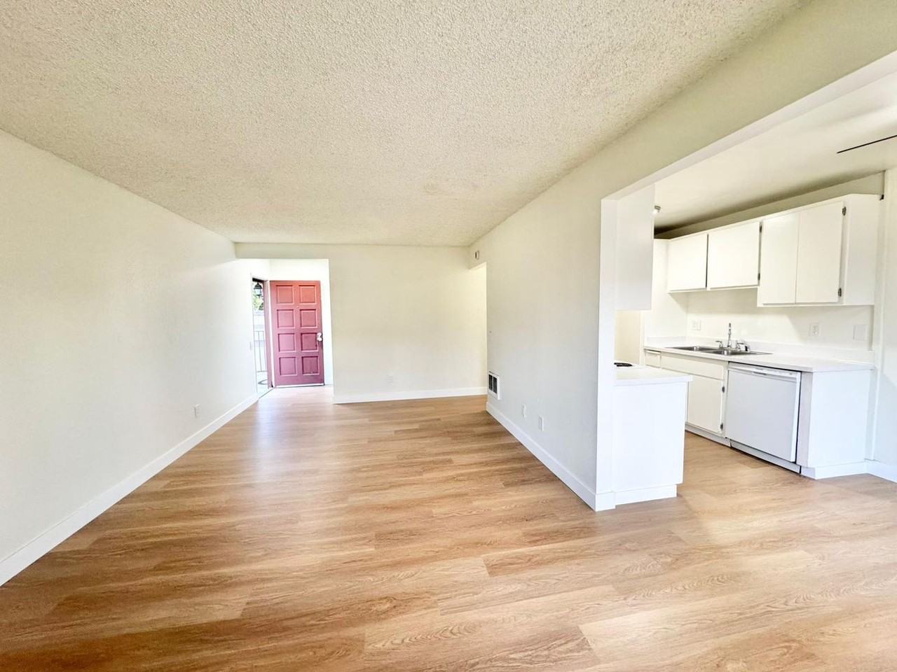 Westgate Villa Apartments - Photo 4 of 20