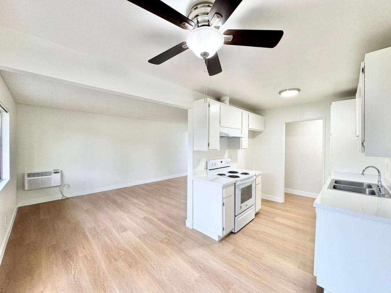 Westgate Villa Apartments - Photo 5 of 20