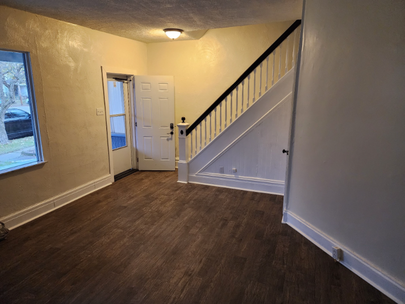 164 Grant Avenue - Photo 2 of 7