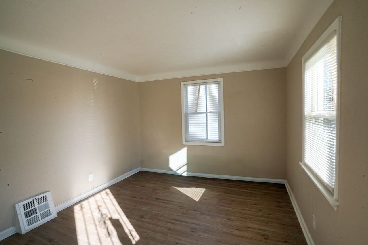 9425 Marlowe St - Photo 2 of 6