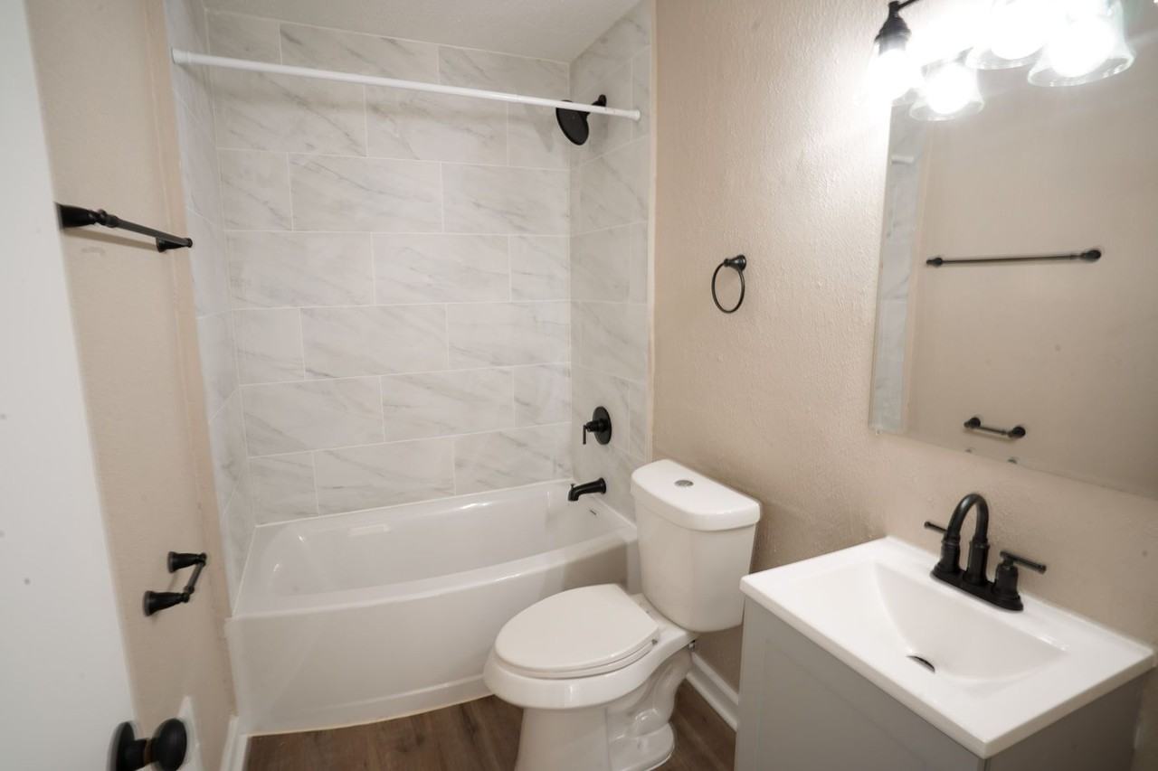 9425 Marlowe St - Photo 5 of 6