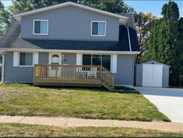 featured image of 2009 Queens Dr