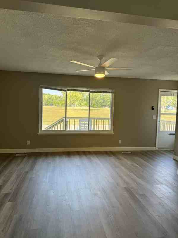 2009 Queens Dr - Photo 2 of 9