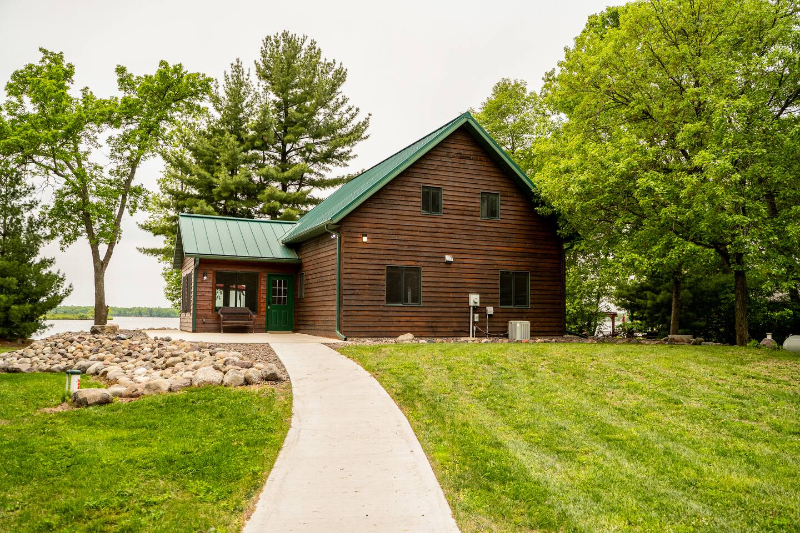 24245 Clam Lake Dr - Photo 2 of 20