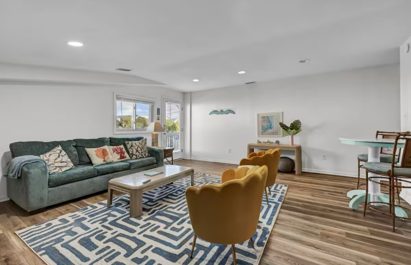 604 N New River Dr #A - Photo 2 of 10