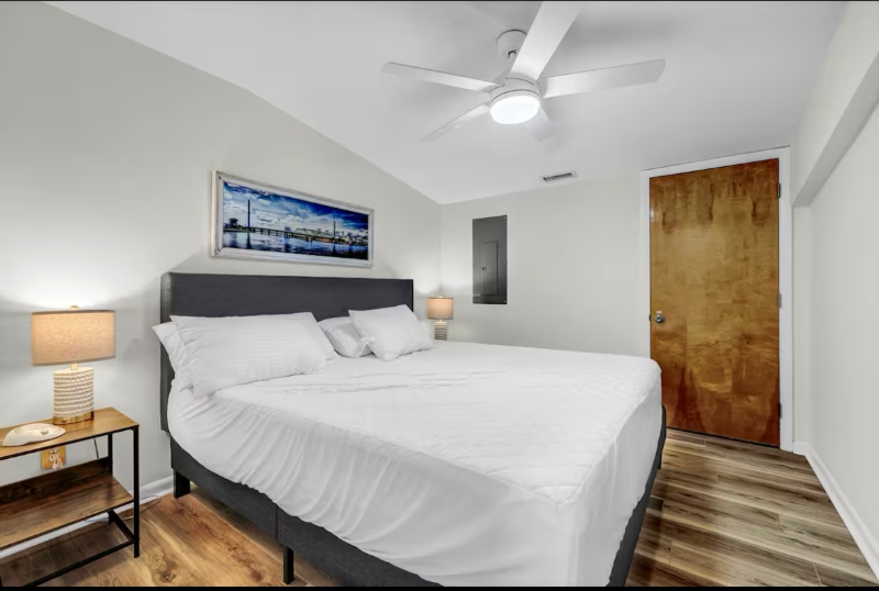 604 N New River Dr #A - Photo 3 of 10