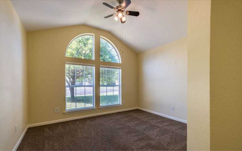 125 Rosemary Cv - Photo 2 of 10