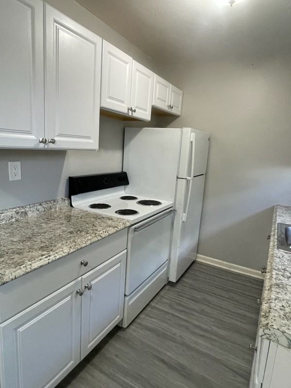 1570 Willard Ave - Photo 2 of 13