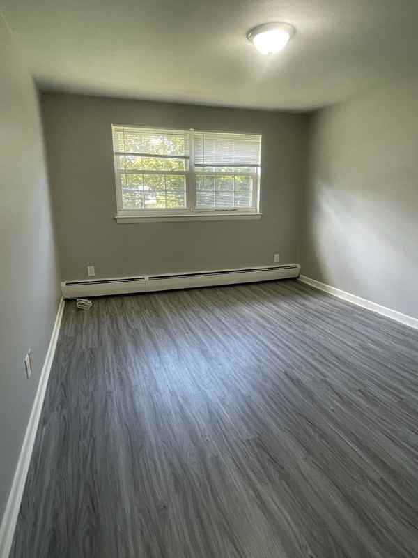 1570 Willard Ave - Photo 5 of 13