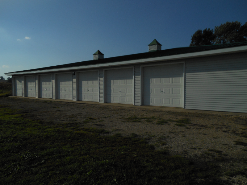 608 S Walnut St - Photo 3 of 9