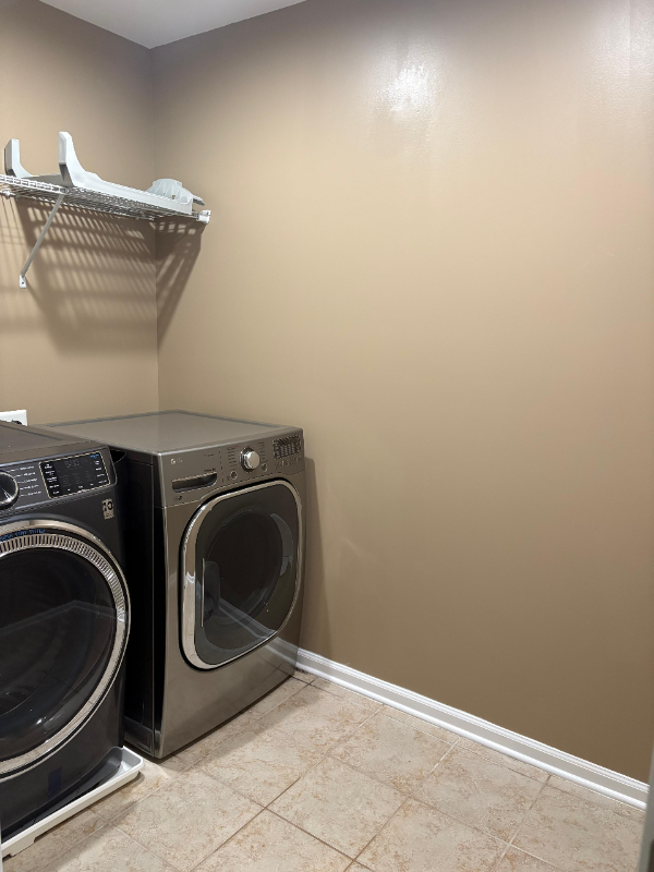 1023 Anderson Place Southeast - Photo 5 of 11