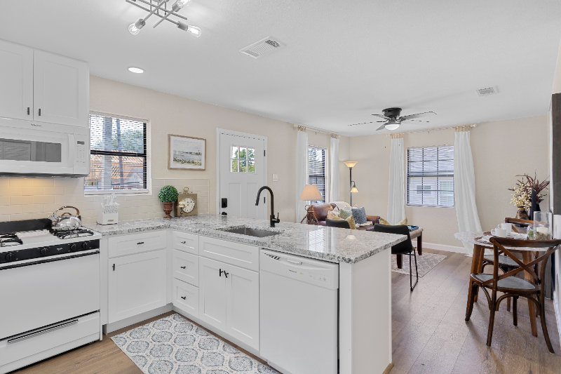 1505 North College Street