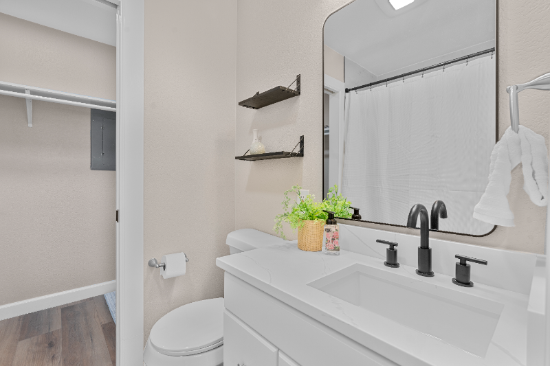 1505 N College St - Photo 4 of 20