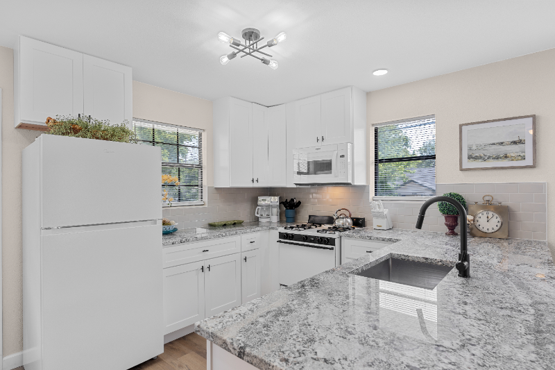 1505 N College St - Photo 6 of 20