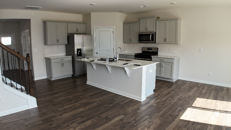 225 Mosby Dr - Photo 3 of 20